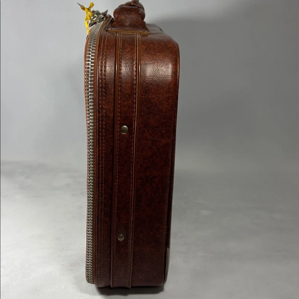 Vintage Brown Leather Luggage 19”x14” Peter’s Bag Corp**